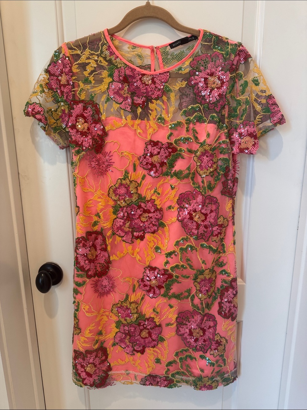 Boston Proper Pink Floral Sequin Short Dress Fun colors date night vacation Cute